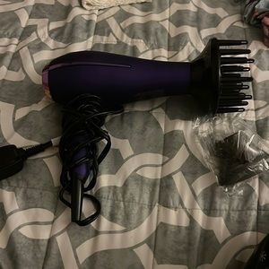 Curling blow dryer